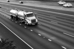 Marietta, GA - Police Investigate Injury Truck Accident on I-75 SB at Delk Rd