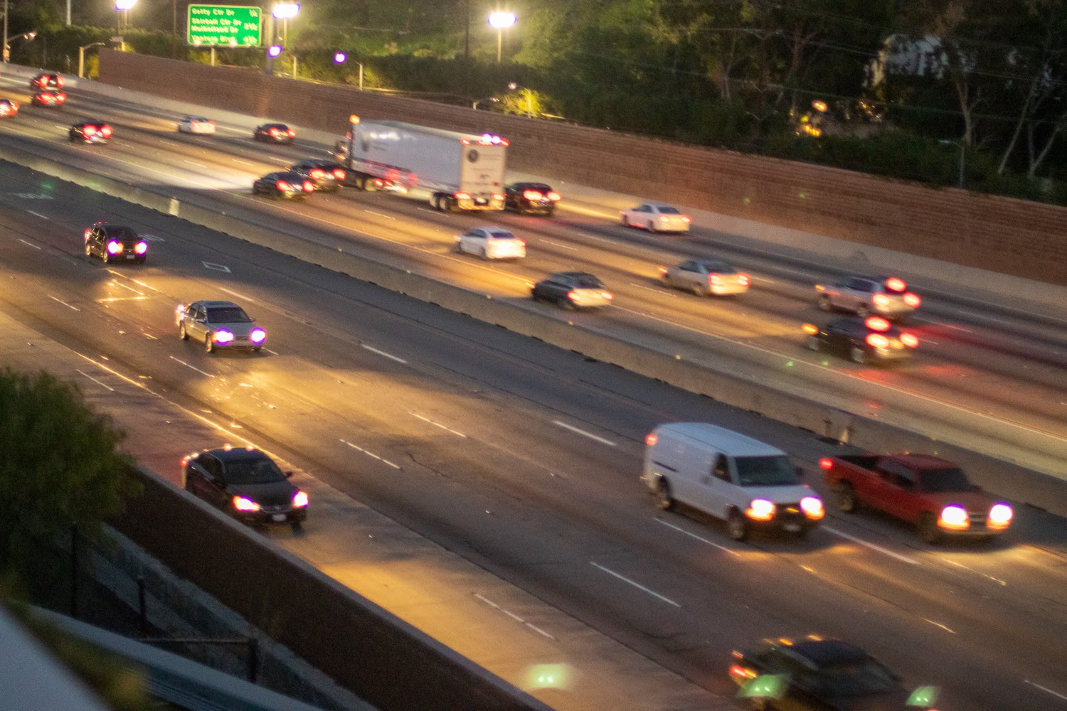 10/24 Atlanta, GA – Multi-Vehicle Collision on I-285 Near Ashford-Dunwoody Rd