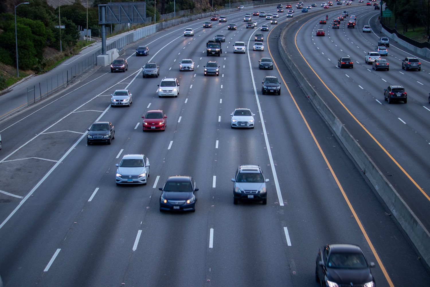 12/7 Atlanta, GA – Car Crash with Injuries on I-20 Near Holmes Dr