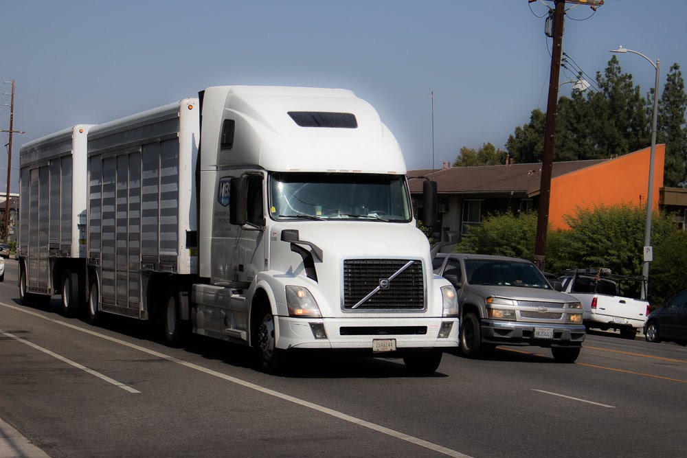 12/30 Morrow, GA – Tractor-Trailer Accident on I-85 Near Jonesboro Rd