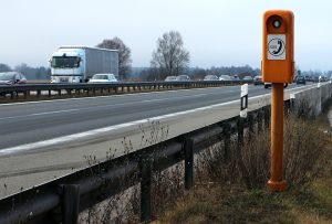 Atlanta, GA – Police & Firefighters Rush to Assist at Crash on I-20 near Wesley Chapel Rd (Exit 68)